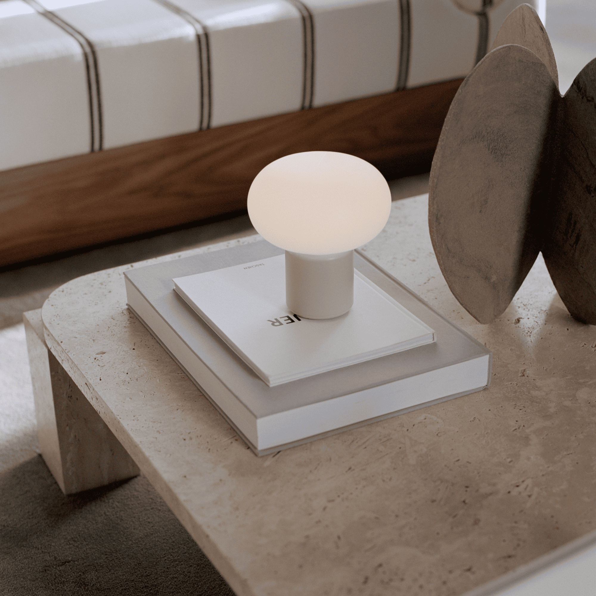 KARL-JOAN PORTABLE design moderne